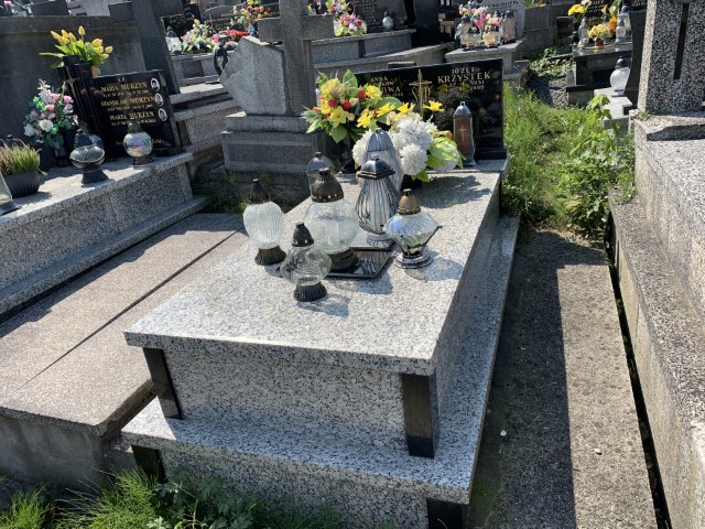 Grób Józef Krzystek